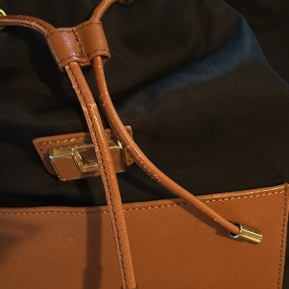 Tory Burch Backpack Black Nylon W / Leather Pockets and Accents in Tan Leather - Picture 11 of 16